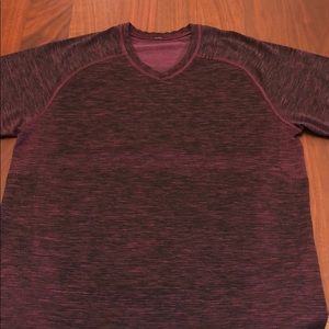 Lululemon Metal Vent Tech V-Neck S/S Shirt.